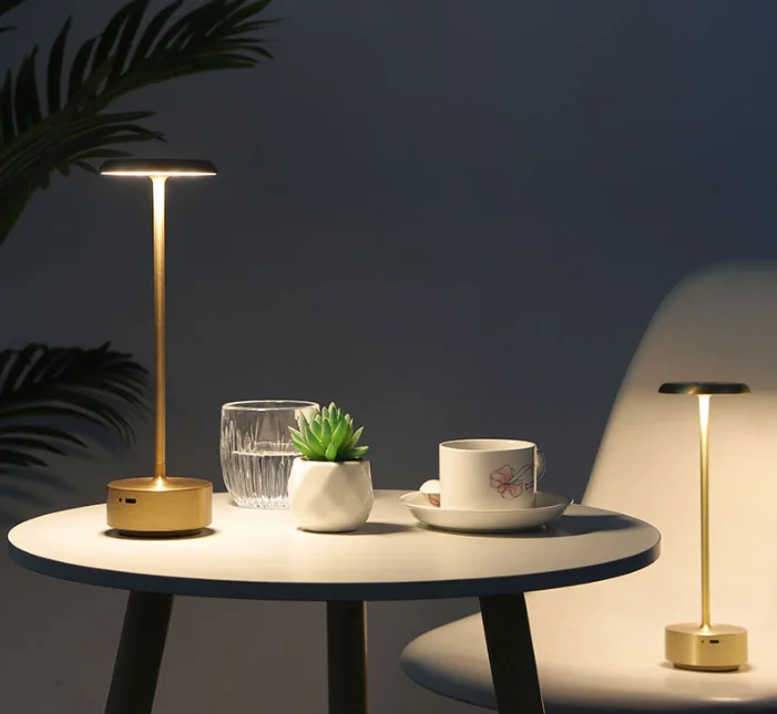 Nordic Luxury Aluminum Portable Rechargeable Battery Nightlight Led Cordless Decorative Table Lamp Cafe Hotel Simple for Bar 90