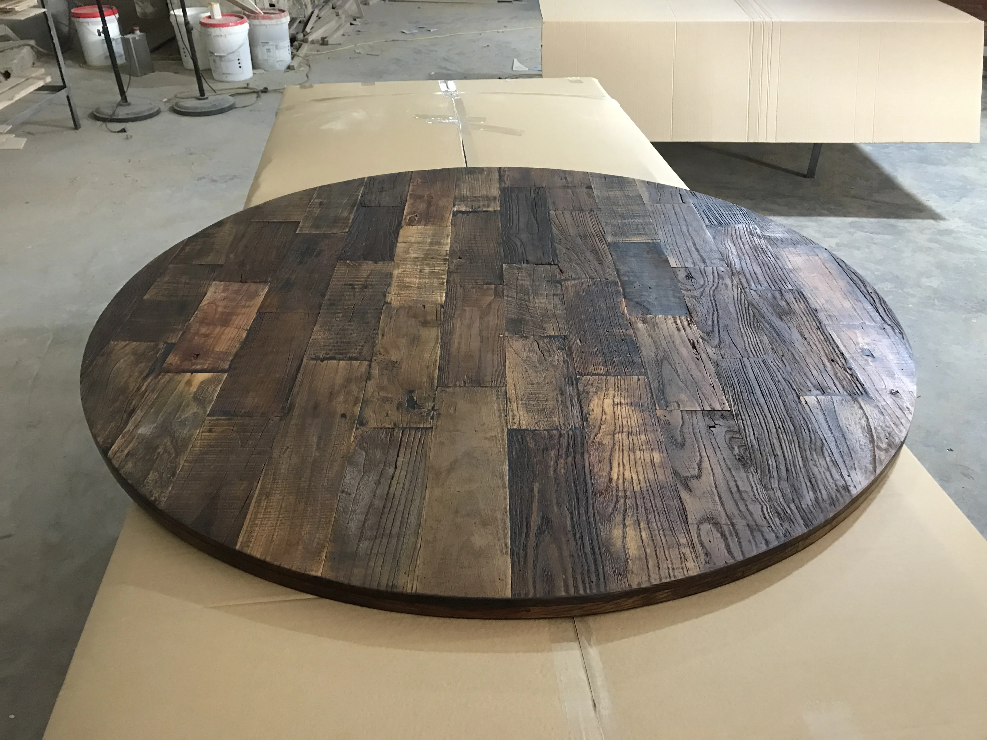 Circle veneered recycle old elm wood slab table top for  restaurant dining coffee