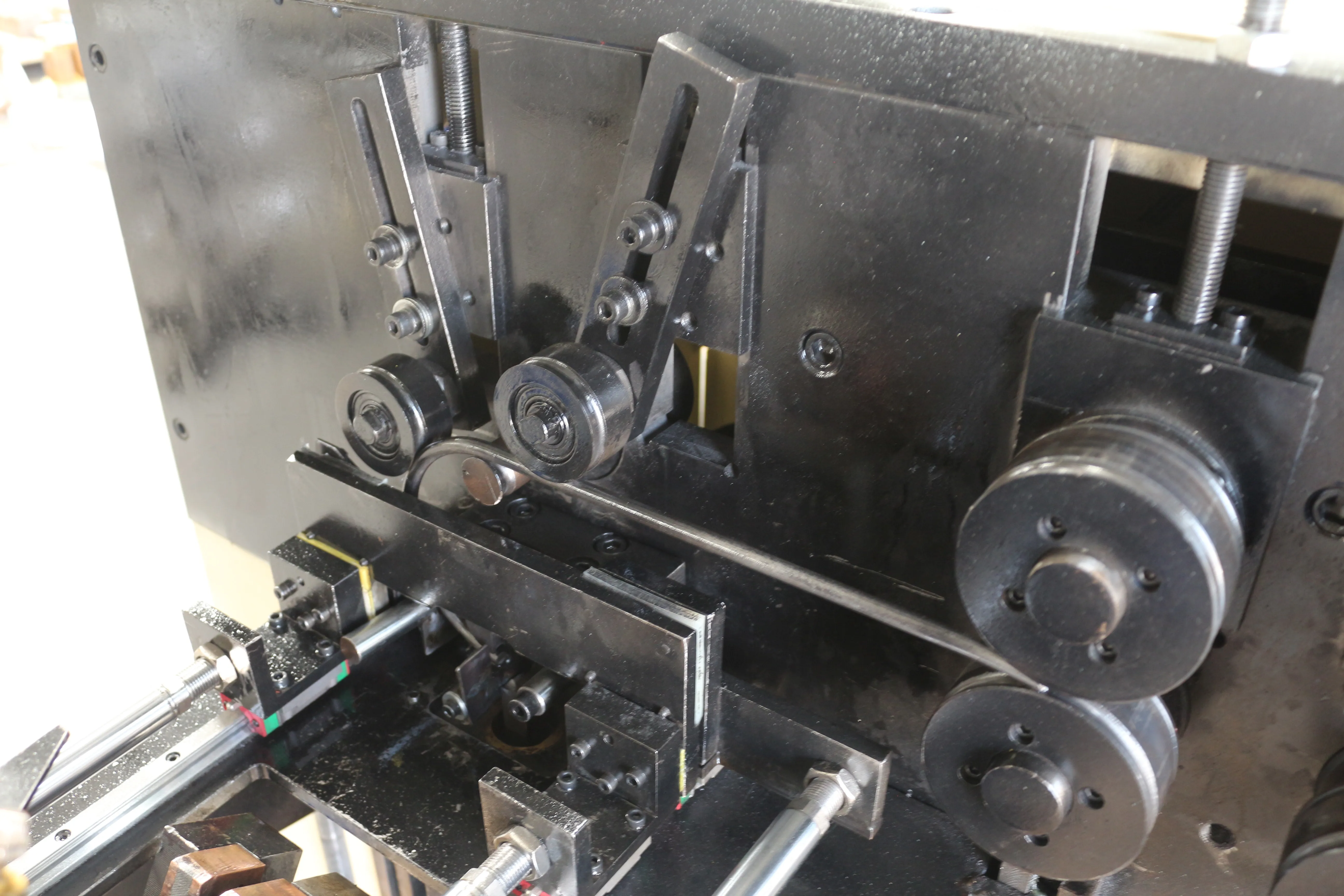 Hwashi Automatic Steel Wire Ring Making and Welding Machine / Butt Welding Machine