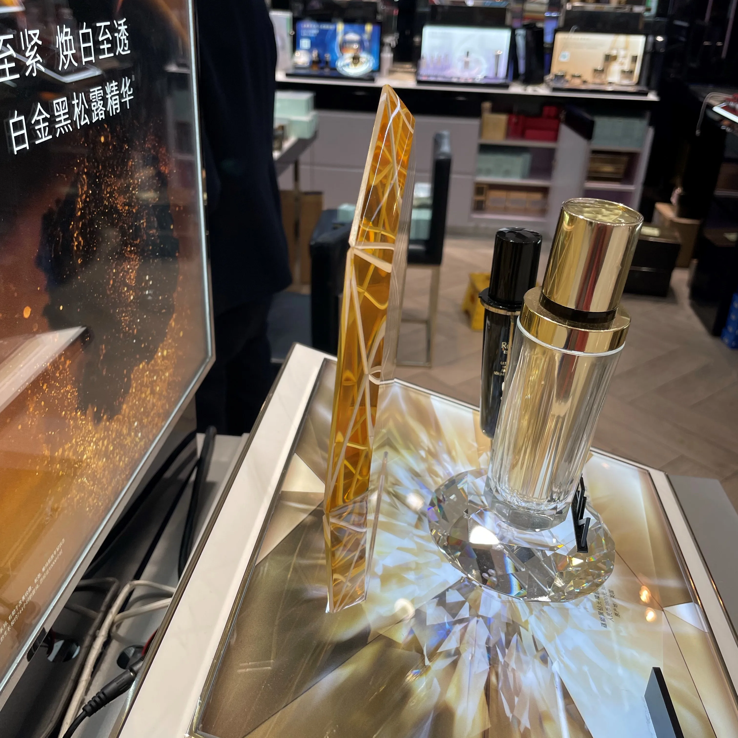 Acrylic Retail Shop Props Custom Display Props for Retail Shop Display