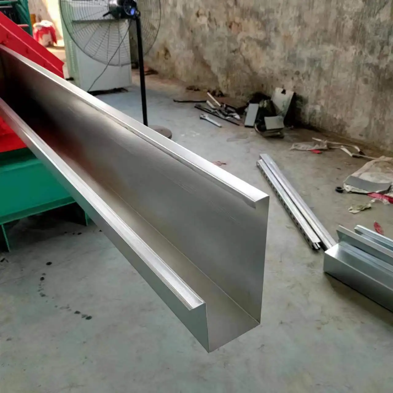 Manufacture High Quality Automatic mini C shape gutter Channel For Photovoltaic Cold Roll Forming Line  Machine