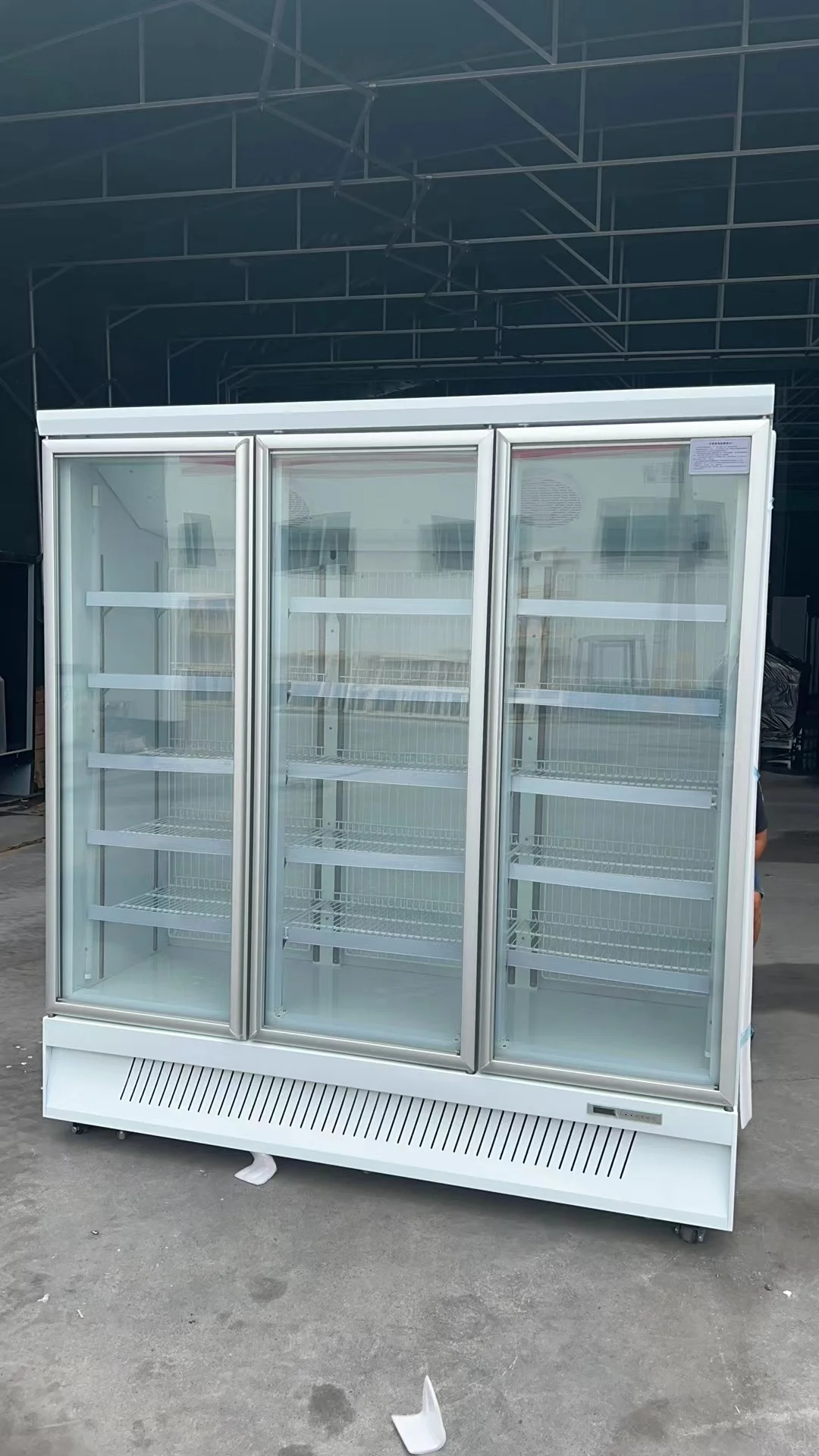 Upright vertical type 3 door  glass door freezer