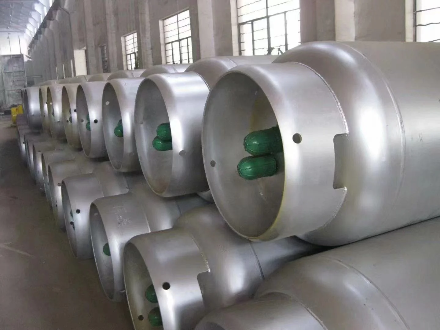 Air Conditioner R134a 99.9% Purity Ton Cylinder Ton-tank 950kg Refrigerant Gas Price Buy Refrigerant R134a