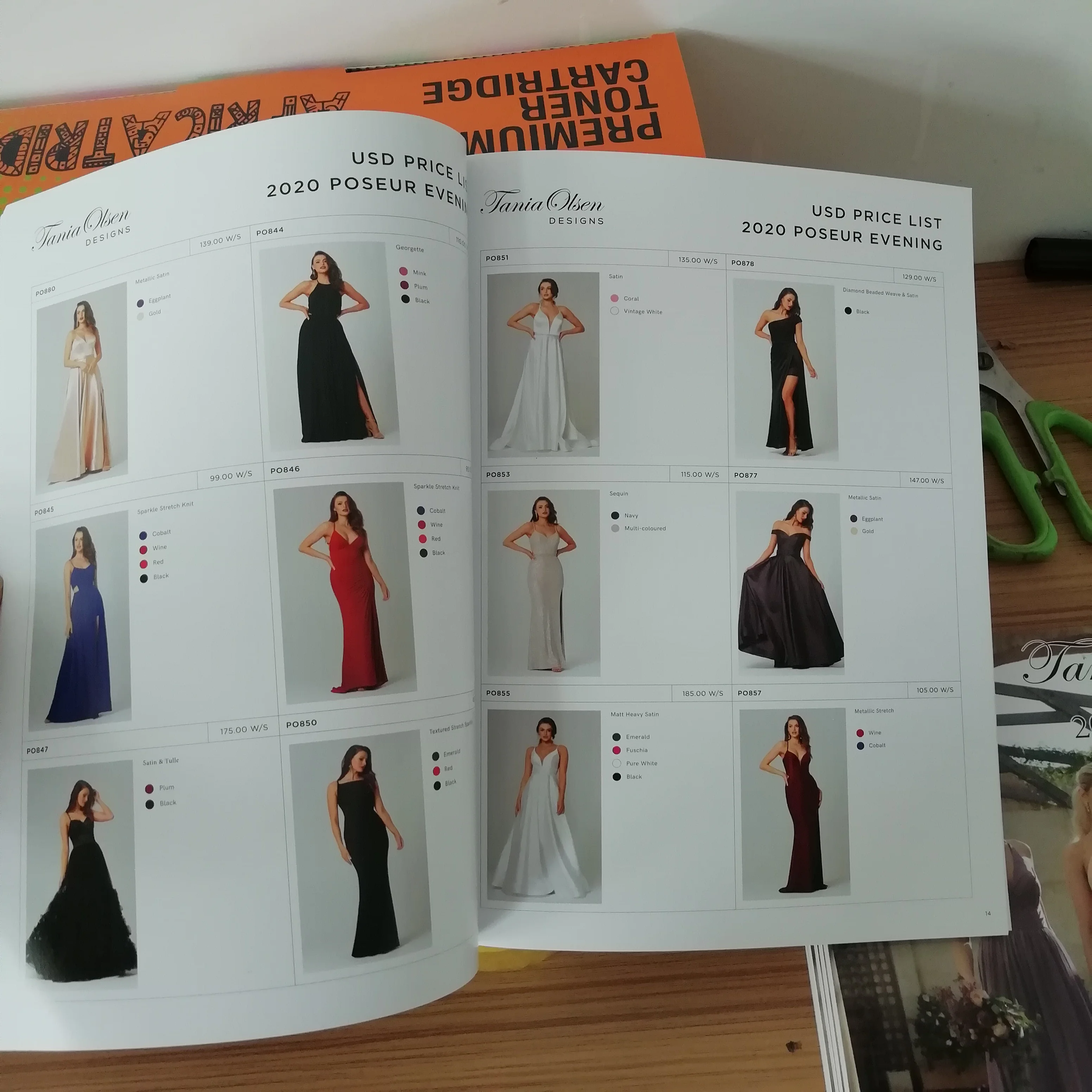 
Factory custom perfect hard cover full color fashion magazine / catalogue / brochure /booklet /pamphlet /book printing service 