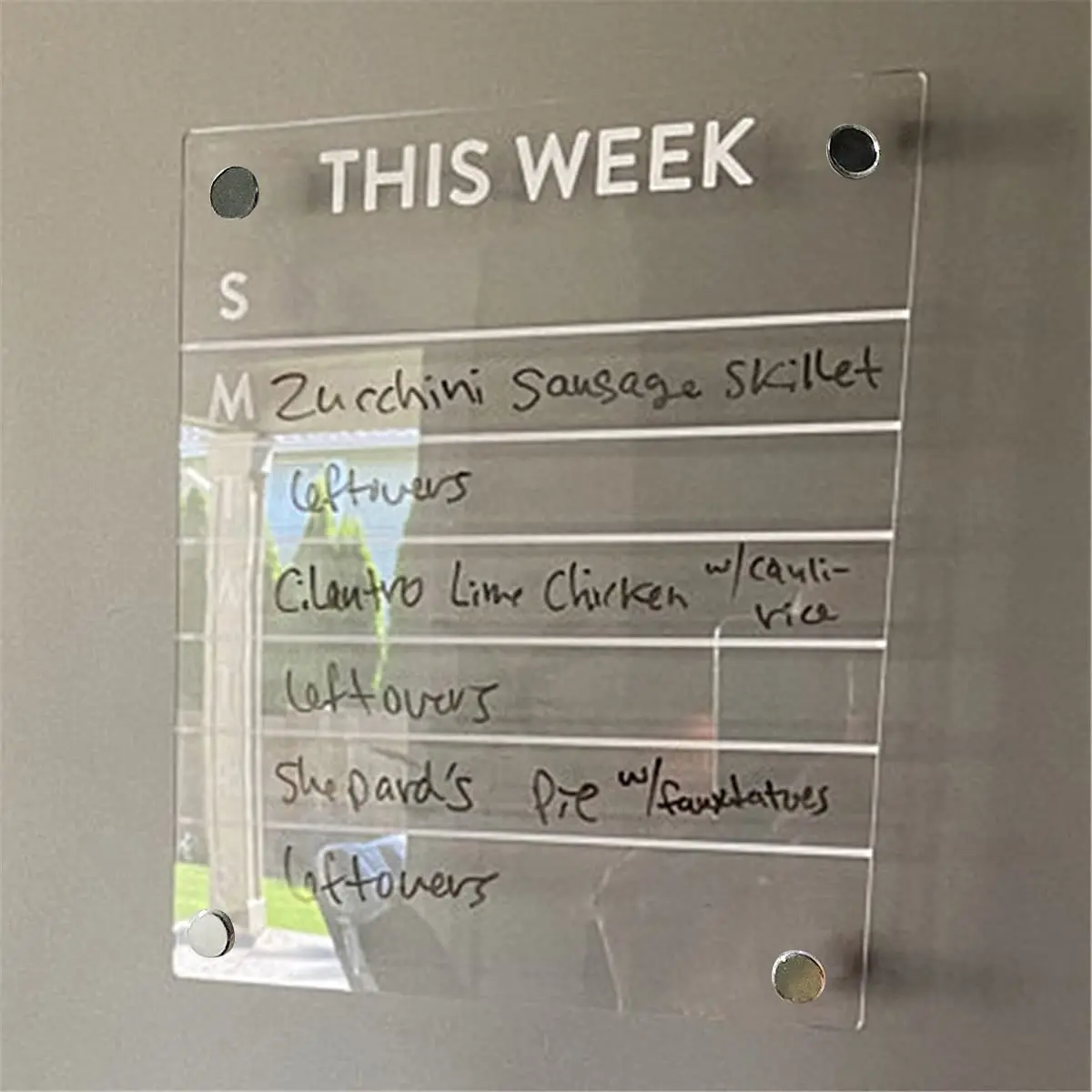 Антискользящая, не царапает магнитную доску холодильника и акриловую доску с календарем