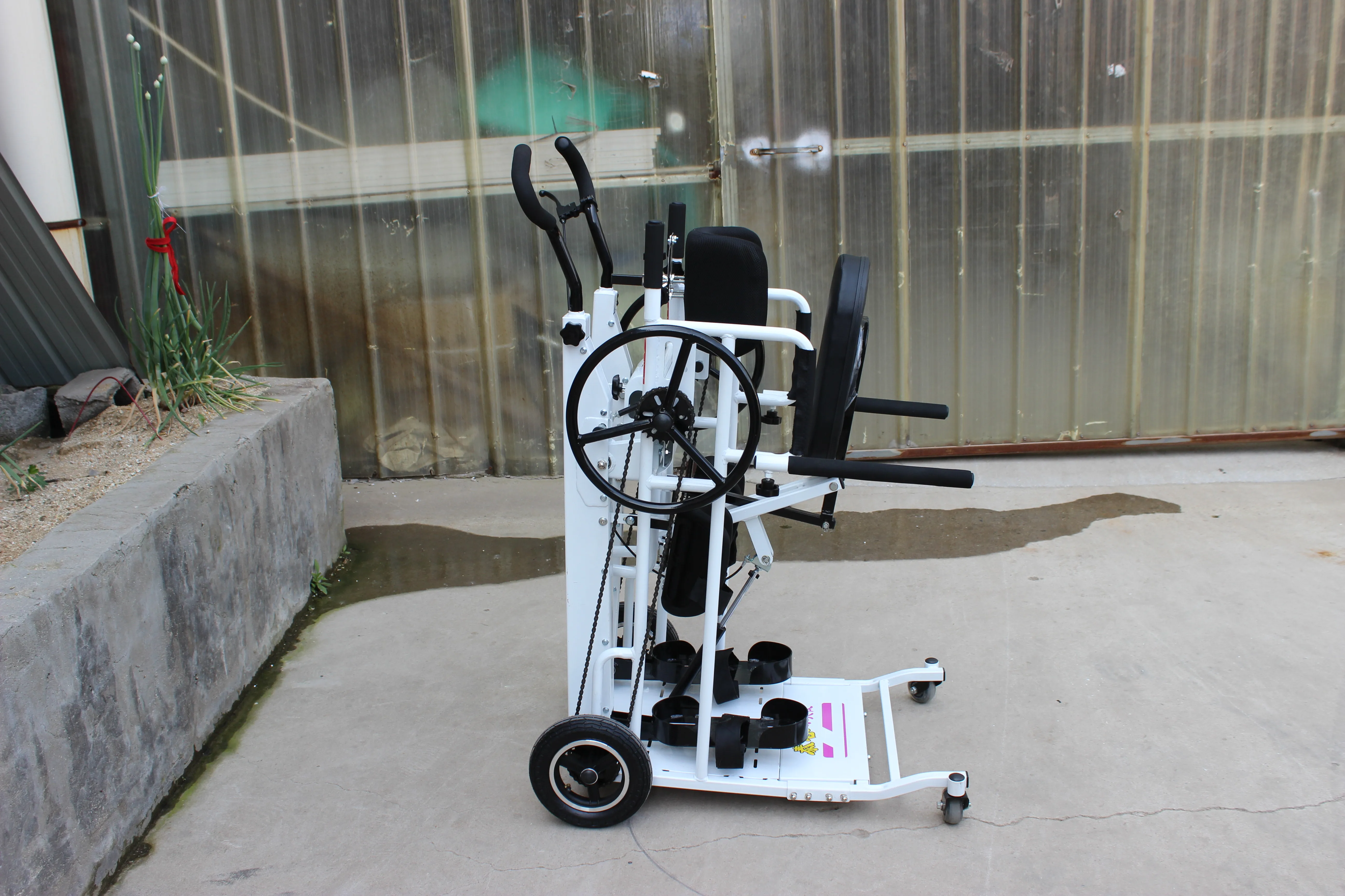 Manufacturer Direct Electric Wheelchair for Paraplegic Elderly Standing up Exercise Simulation Standing Aid for Disabled Walkers