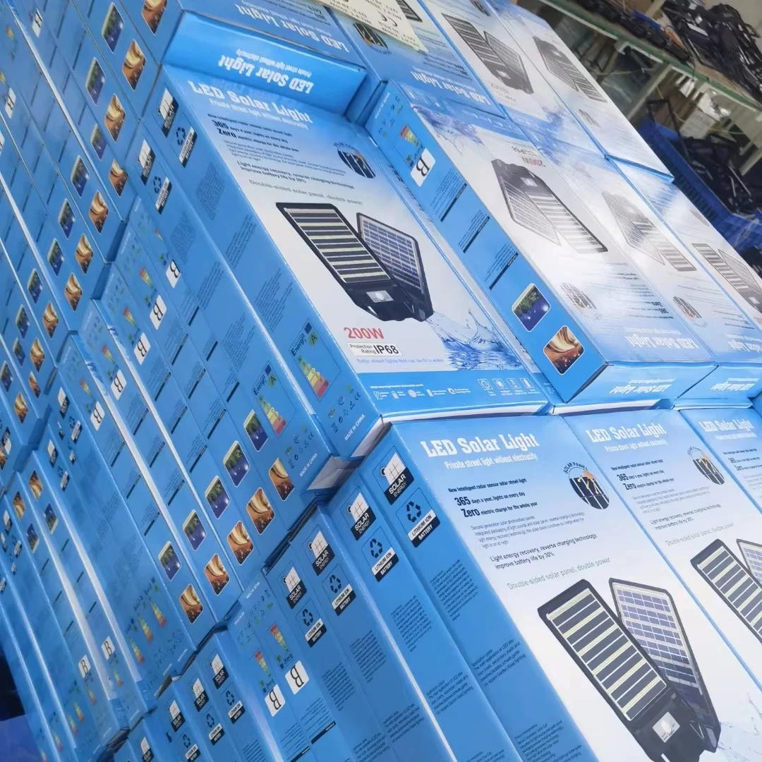 New Arrival Ultra thin Design Outdoor Double-side Solar Panel 100W 200W 300W 400 watts All in one Solar Powered Street Light