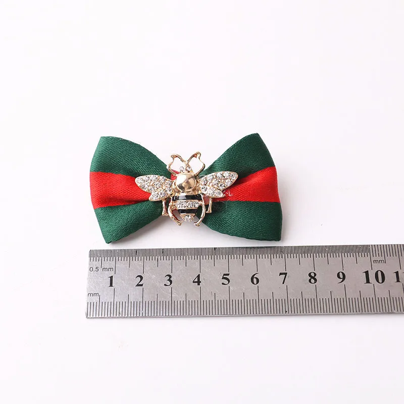 Luxury Designer Catalog Crystal Diamond Bee Bow Duckbill Clip Girls Makeup Striped Hairclip Women Fashion Hair Accessories Gifts