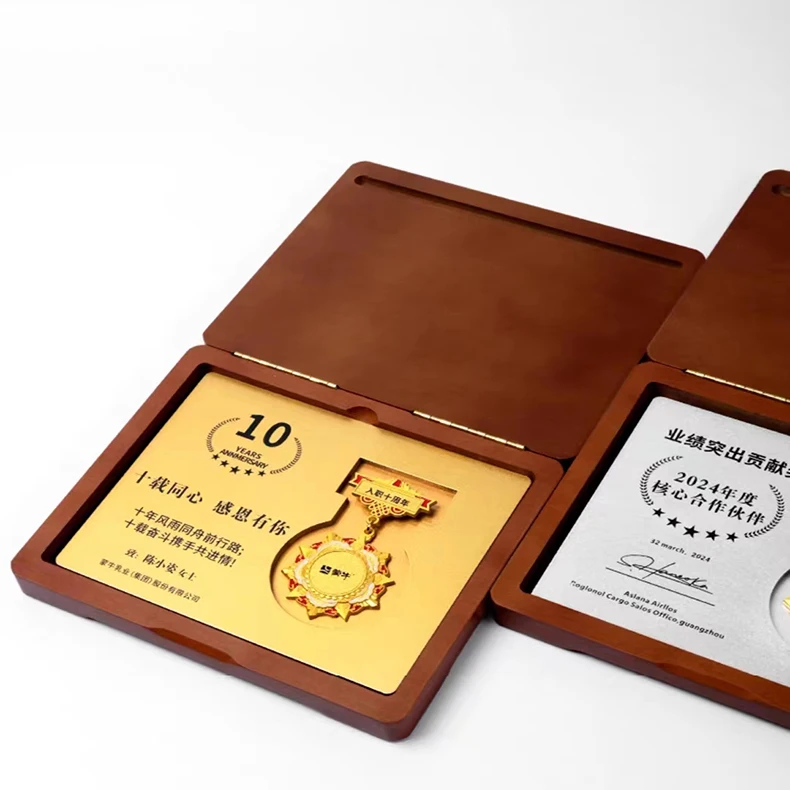 High Quality Taekwondo Trophy New Design Wood Silver Metal Medal Features UV Printing High Visibility Graphics Insurance End