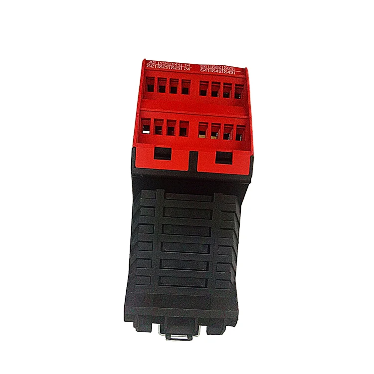 Top Agent 100%  Original XPSDME1132  Safety Relays Brand New Original Warehouse Spot