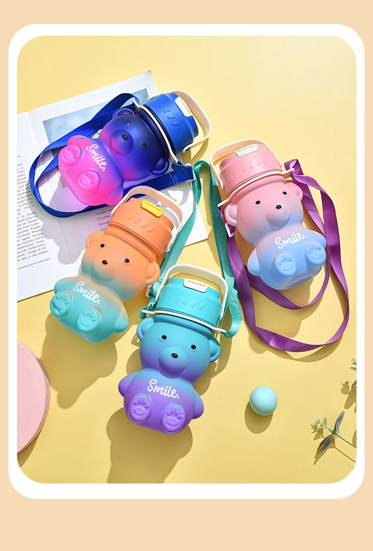 Hot sell baby use 2pcs set Wholesale Cute Large Capacity Kawaii 2 in 1 Bear Water Bottle Plastic Drink Bottle With Strap for Kid