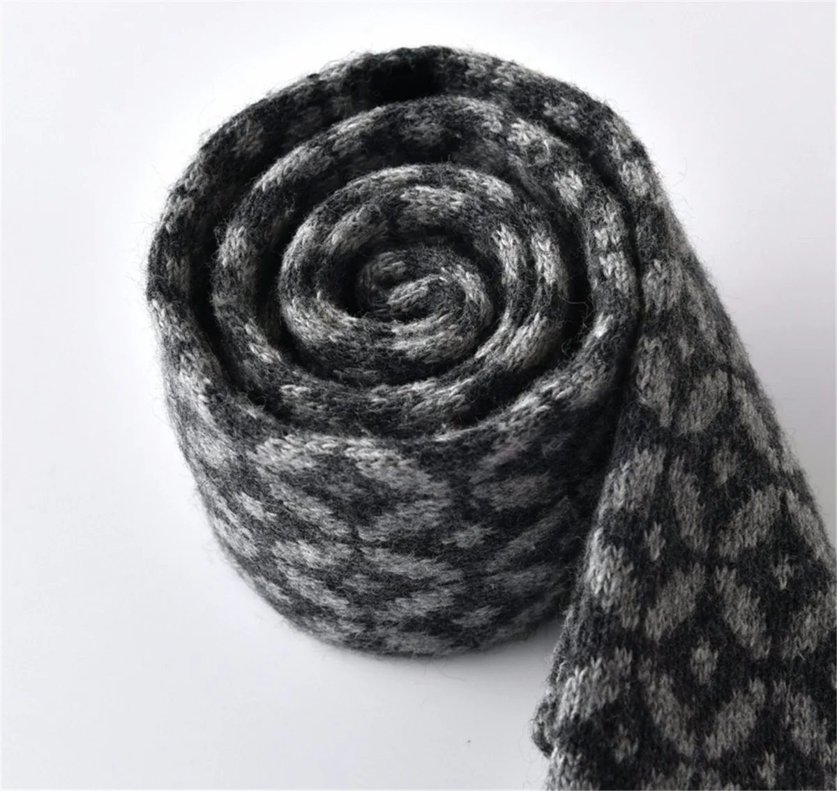 Wholesale 2024 Wool Gray Fashion nicktie Knit Formal Tie for Men Classy Necktie Fashion for suit business wedding casual Party