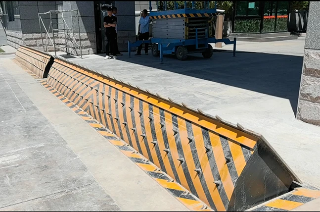 Electric An-ti IP68 heavy duty automatic road blocker Traffic Roadway control Machine With Spike