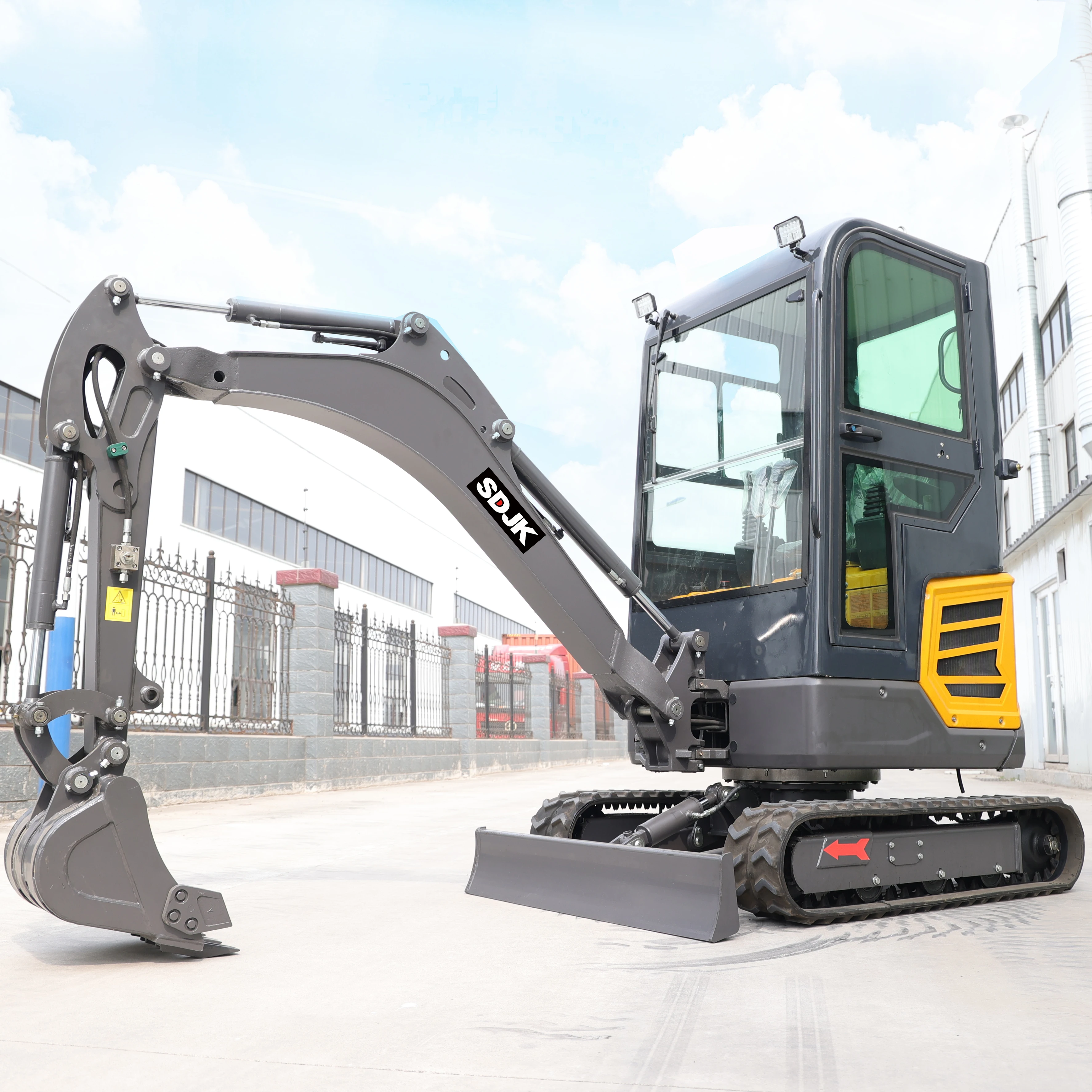 Free Shipping Kubota Engine Small Mini Excavators Multifunction Hydraulic Crawler Digger Farm Used Cheap Mini Excavator 2 Ton
