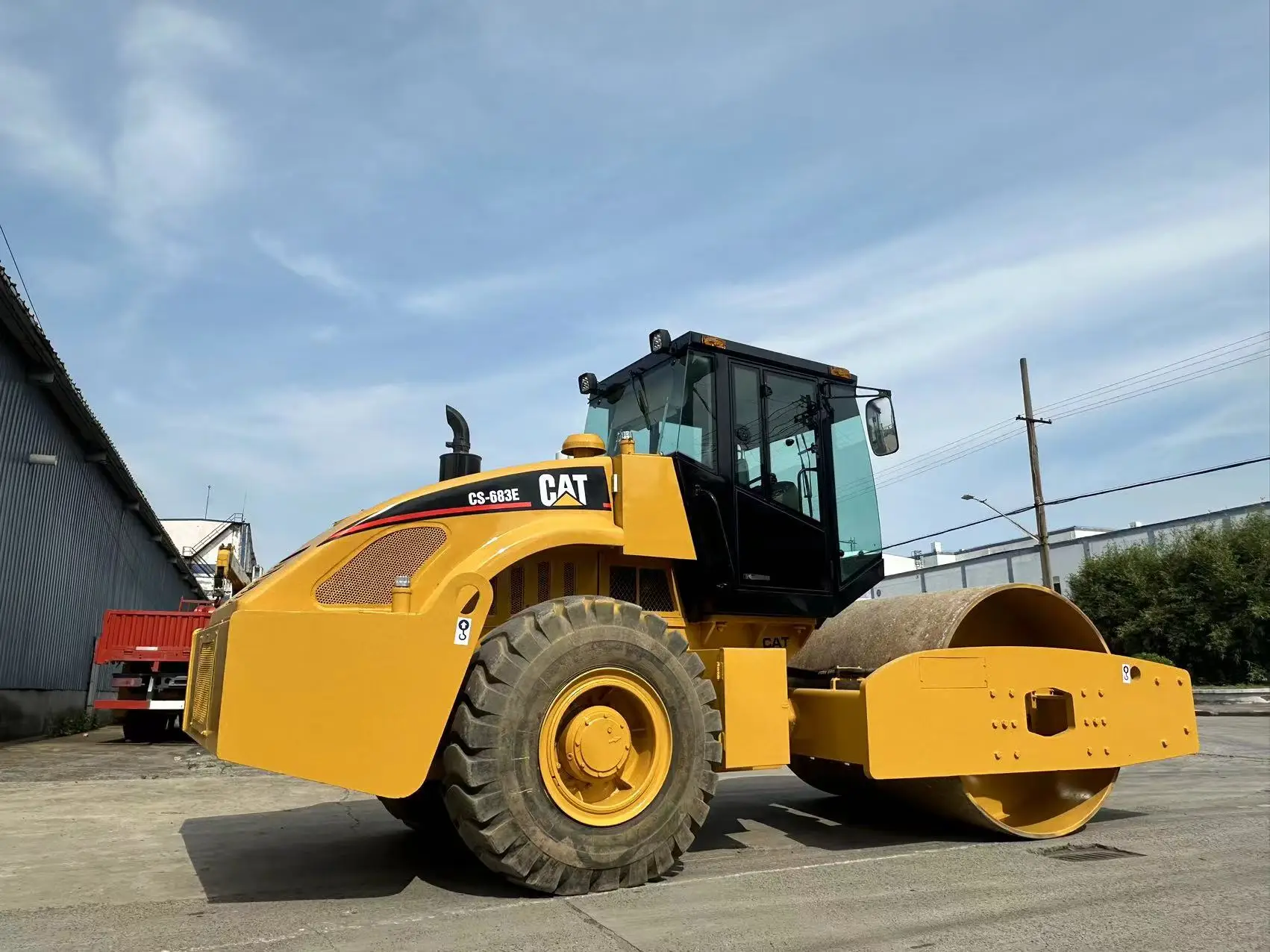 New Arrival Used Mini road roller Caterpillar CS683 CS583 for sale in good price