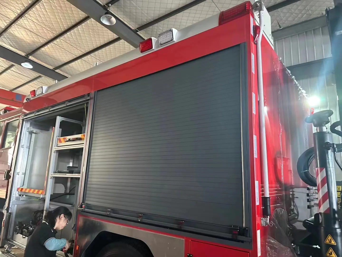 High Quality Fire Truck Manual Aluminum Roller Shutter Door Fireproof Rolling up Door for Truck and Container