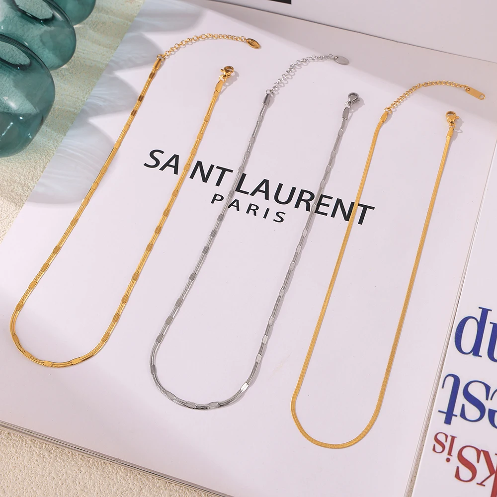 Hot air embossed blade chain personality Hip hop trend design stainless steel plated 18k gold clavicle chain