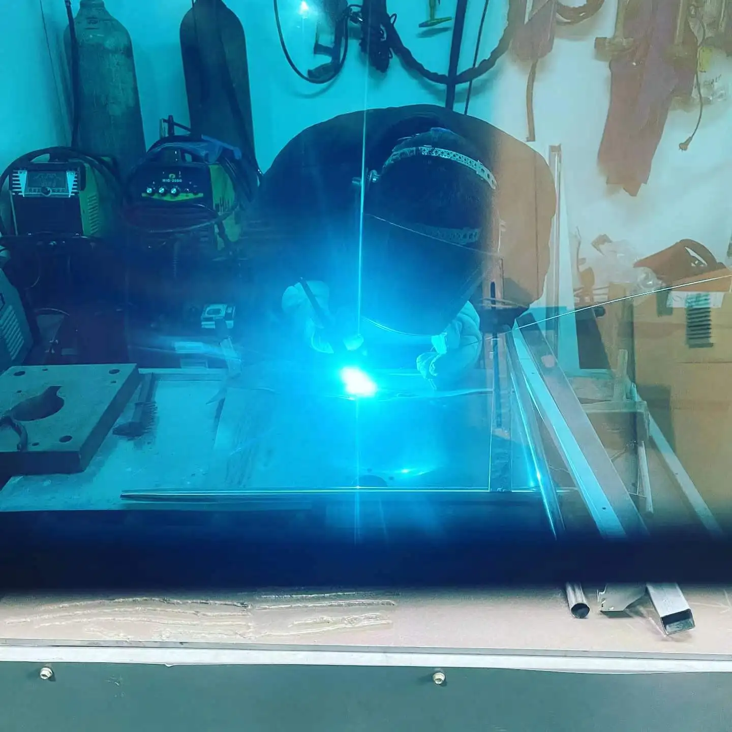 TC108 Hot-Selling On Amazon TIG/MIG/MMA True Color HD Filter Pipeline helmet Anti Blue-Ray 2*4.25 Auto Darkening Welding Lens