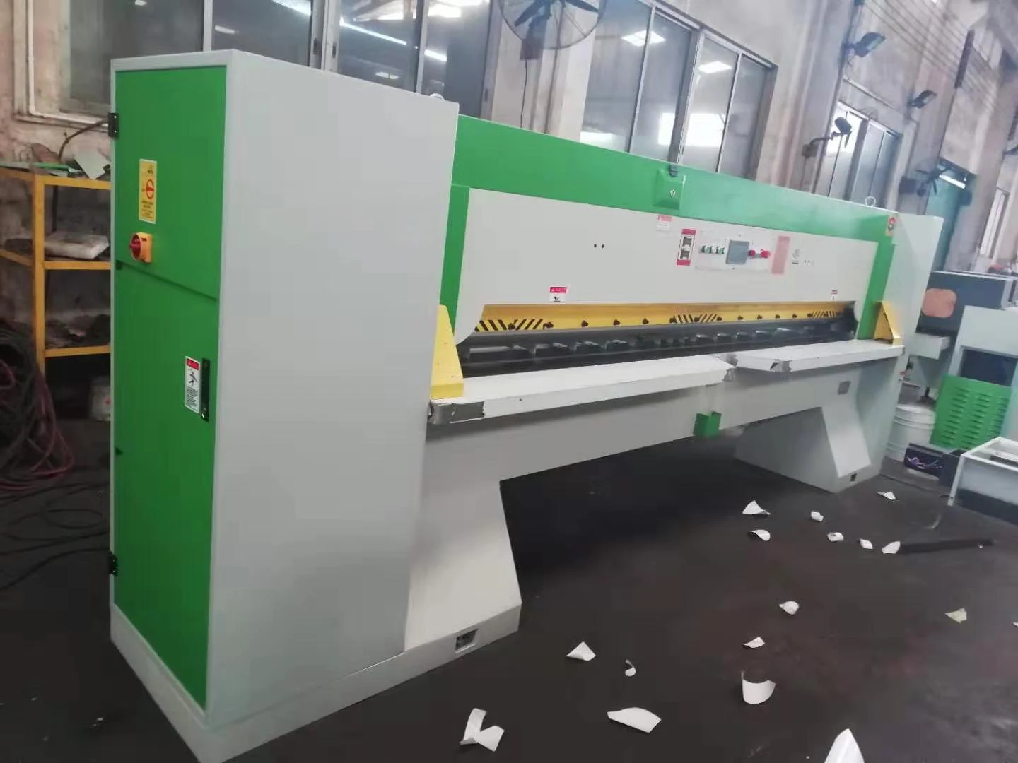 MD2600  Good Quality PLC Control Hydraulic Veneer Guillotine Cutting Machine