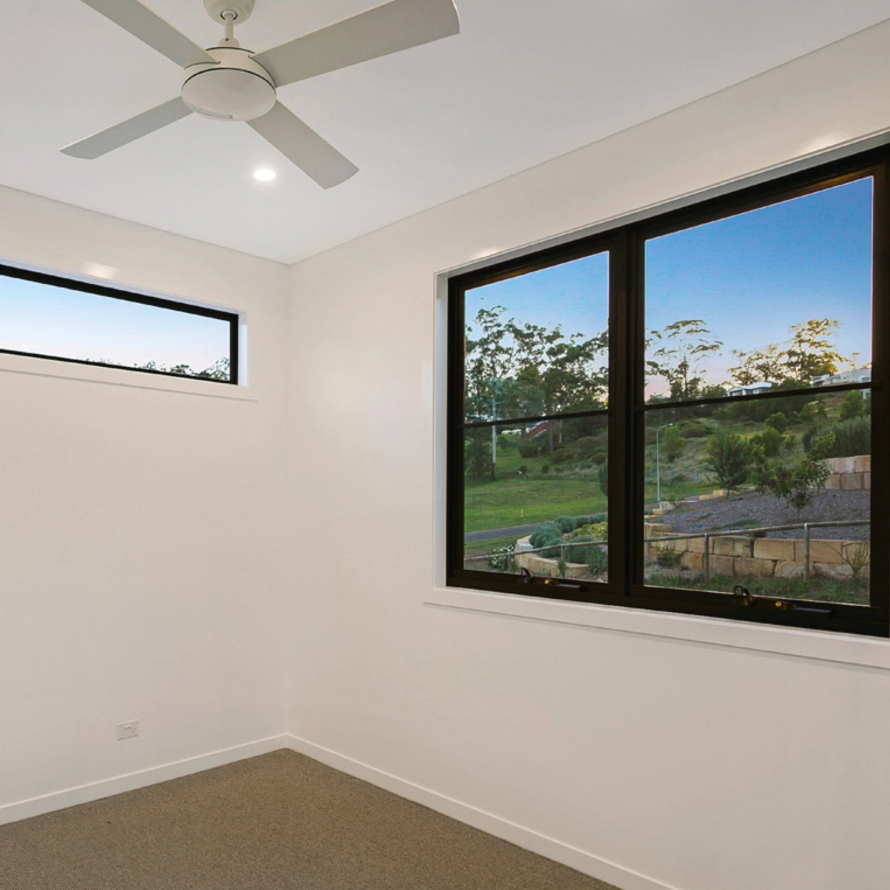 Australian style commercial aluminum black awning windows  chain winder double glass awning window with mosquito net