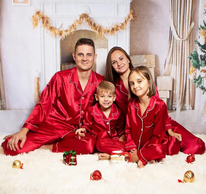 825 OEM ODM Classic Silk Matching Pajamas Matching Christmas Pajamas for Family