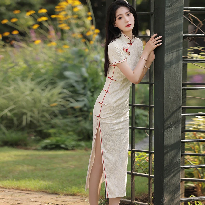 Long high-end cheongsam dress with Chinese style thick wedding beautiful lace for dress women party lace irregular dress