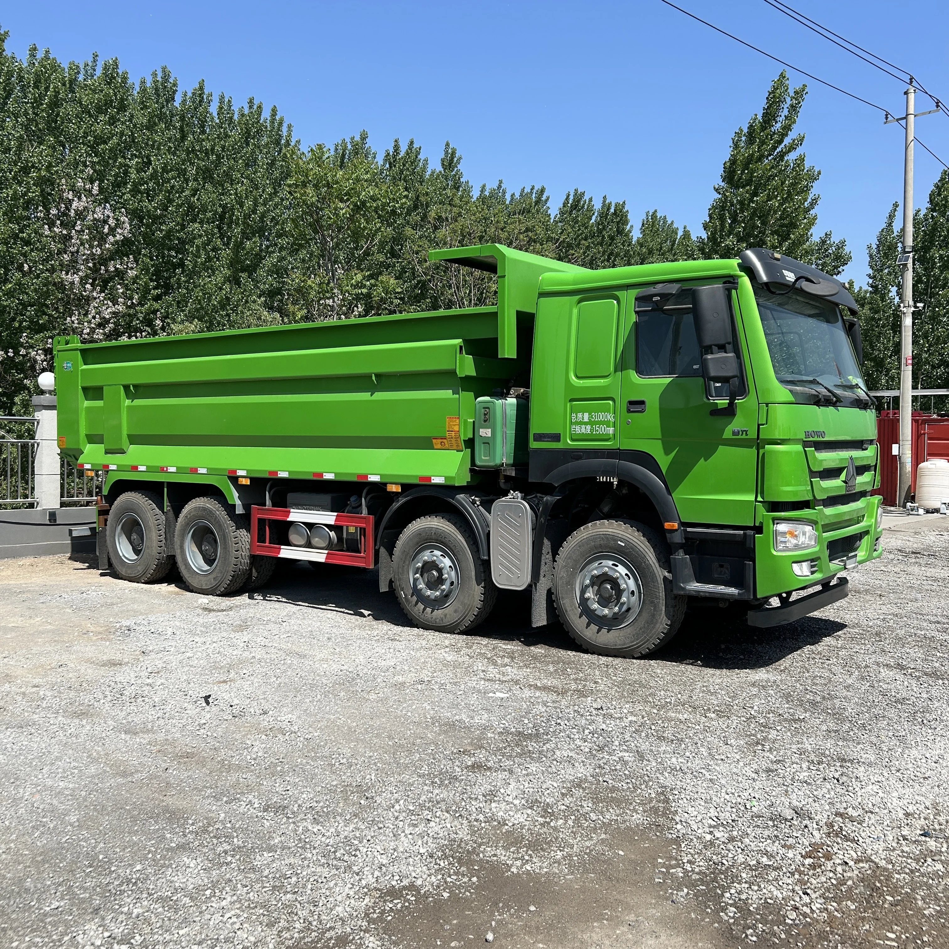 Подержанный самосвал Shandong для тяжелых грузовиков 8x4 дизельное топливо левое рулевое управление из Китая