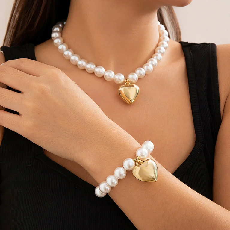 Vintage Gold Color Thick Peach Heart Pendant Necklace Bracelet Set for Women Punk Imitation Pearl Choker Necklace Party Gift
