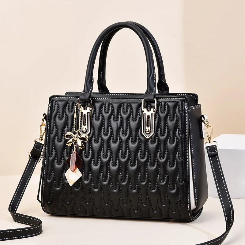 Hot sale in Japan custom metal logo labels for handbags dropshipping Handbags Pleat Tote Large Size Blue Hand Bag