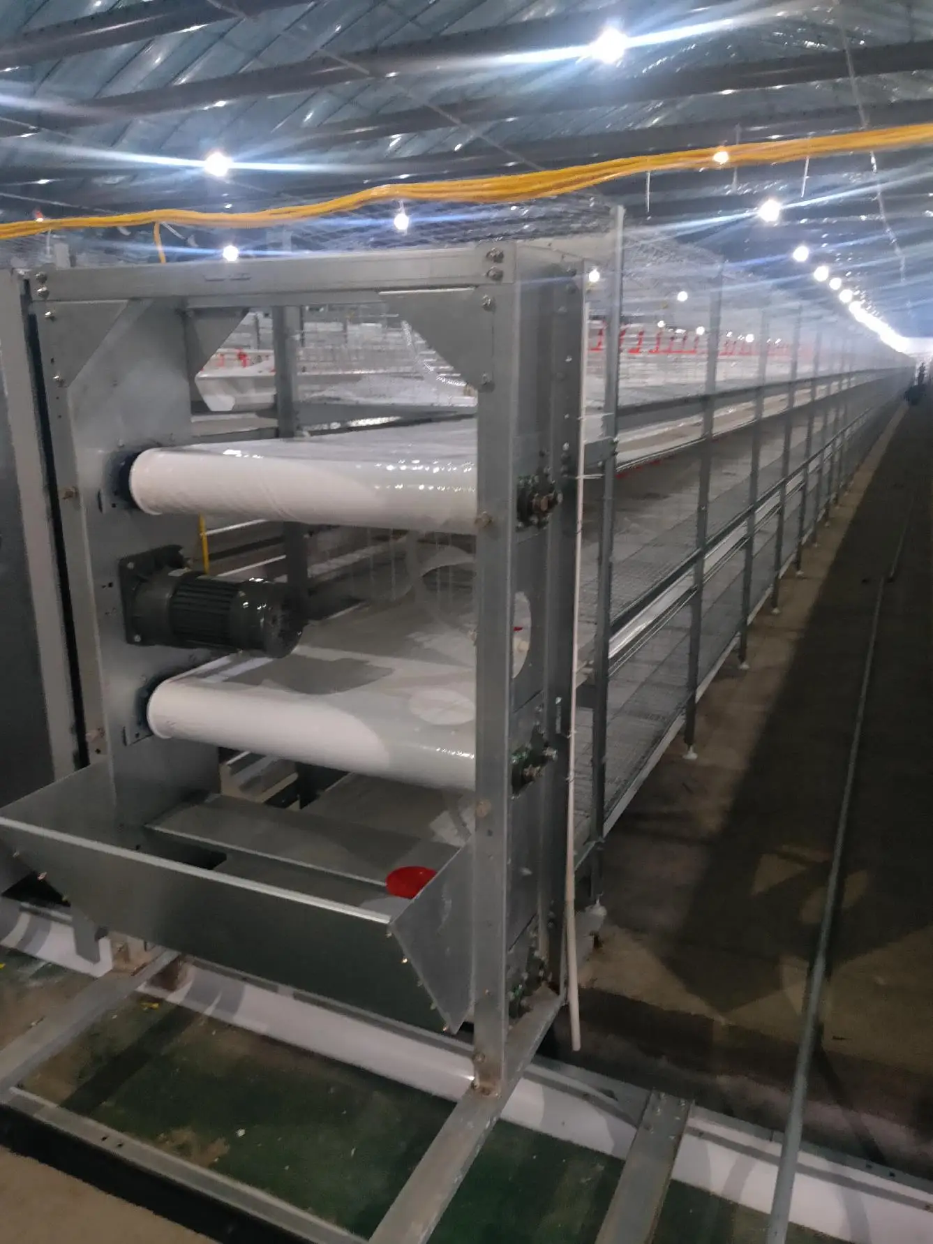 Galvanized Welded Wire Mesh Industrial Large-Scale 4 Tiers H Type Birds Chicken Coop Layer Hen Rearing Cages System for Sale