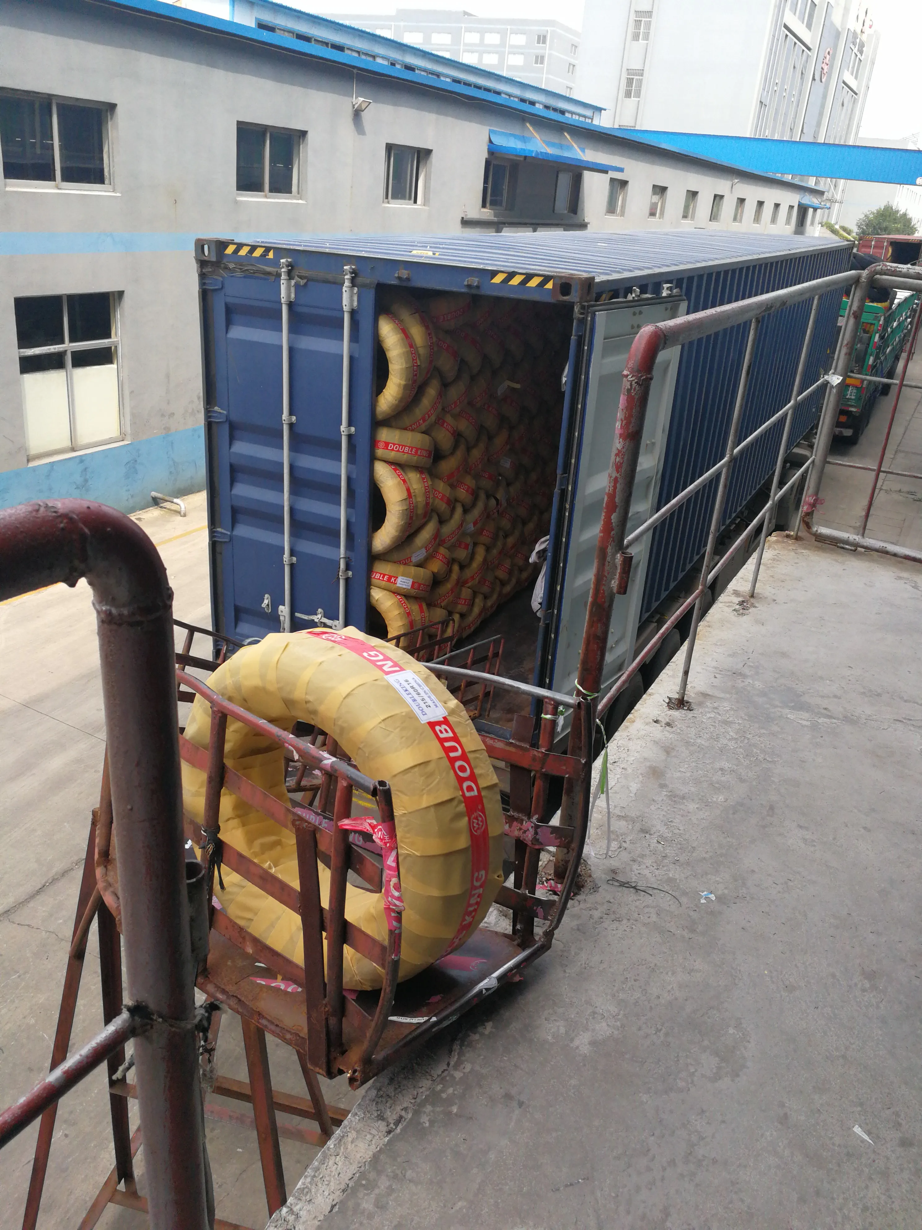 UHP tyre 245/45ZR18 manufacturer Double King tyre factory