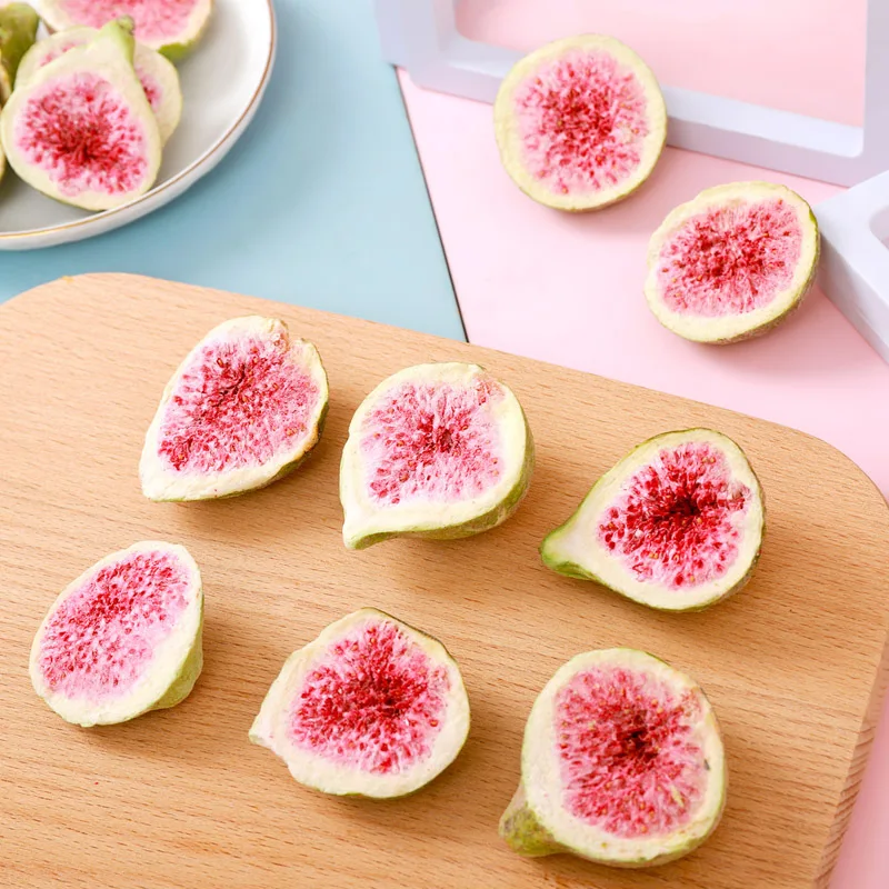 Green Fruit Delicious Snacks Freeze Dried Fig Drinking in water