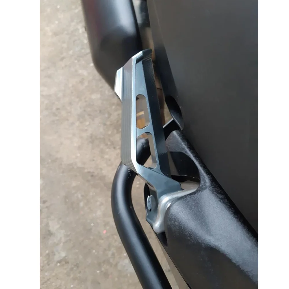 Universal Aluminum Alloy CNC Nmax155 Aerox155 NVX155 Xmax300 Footrest Passenger Foot Step for Yamaha Scooter
