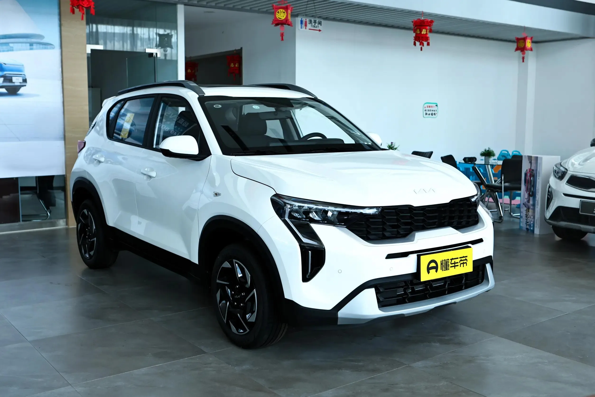 Дешевые Kia Stonic подержанные автомобили до 3 лет проверенные поставщики KX1 из Китая
