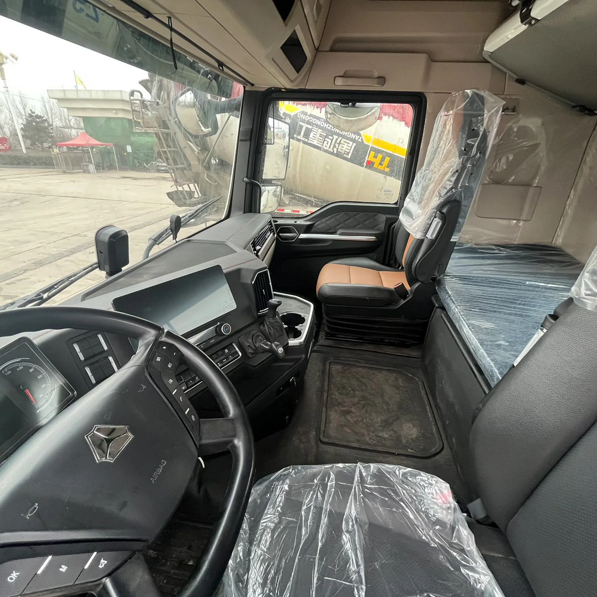 M1142 PC502067 Sitrak G7S 4X2 Euro 6 Diesel Tractor Truck Automatic Transmission