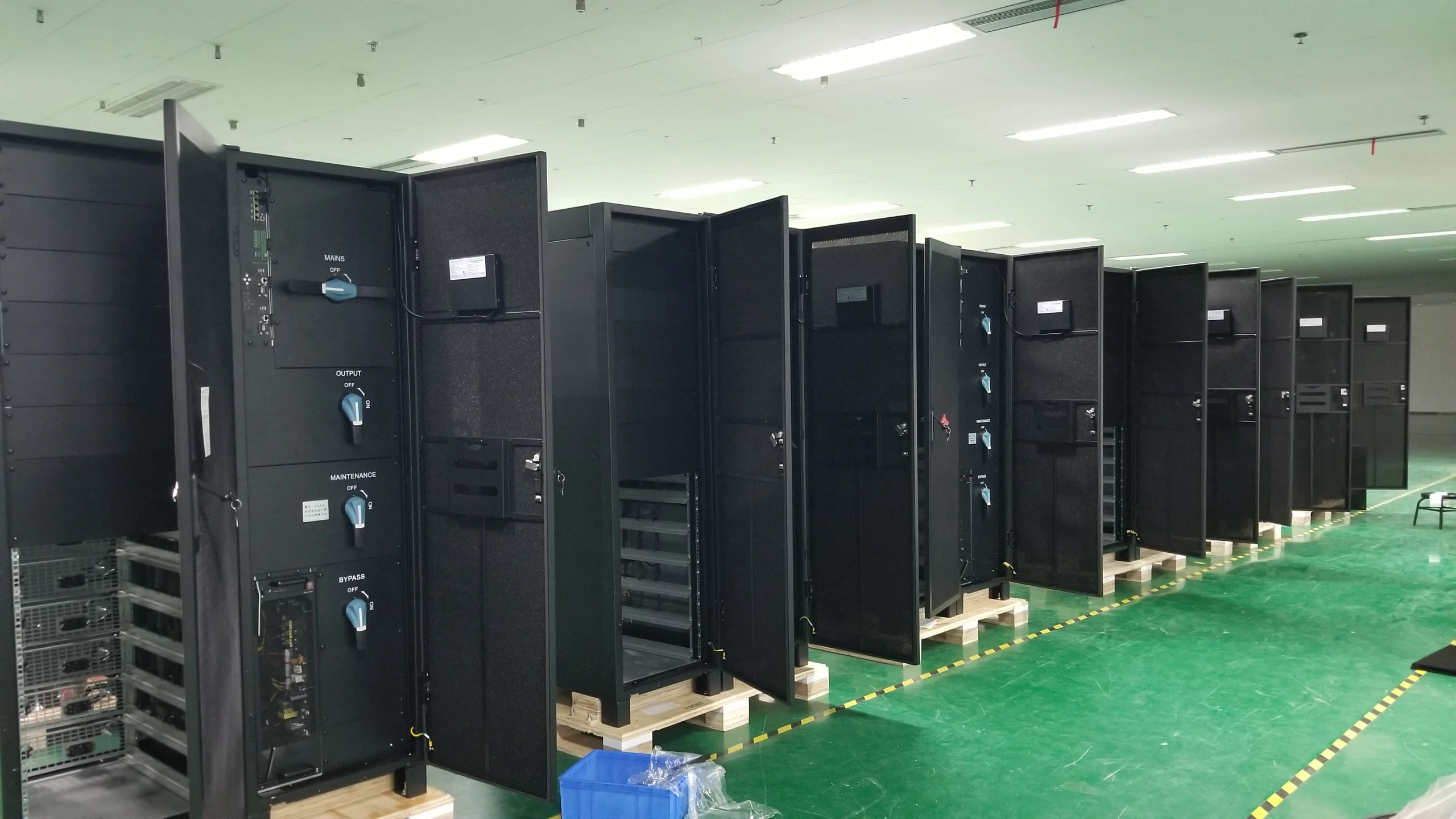 200KVA High Frequency Online Modular UPS 3-Phase 380V UPS Power Supply use Data Center