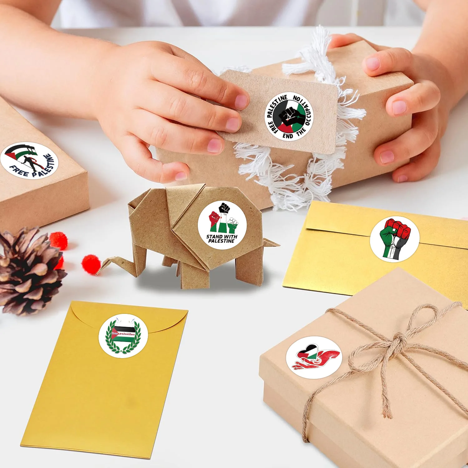 Cheap Price Peace And Love  Waterproof Free Palestine Flag 500 Pieces Per Roll Laber Stickers For DIY Decoration Phone Computer