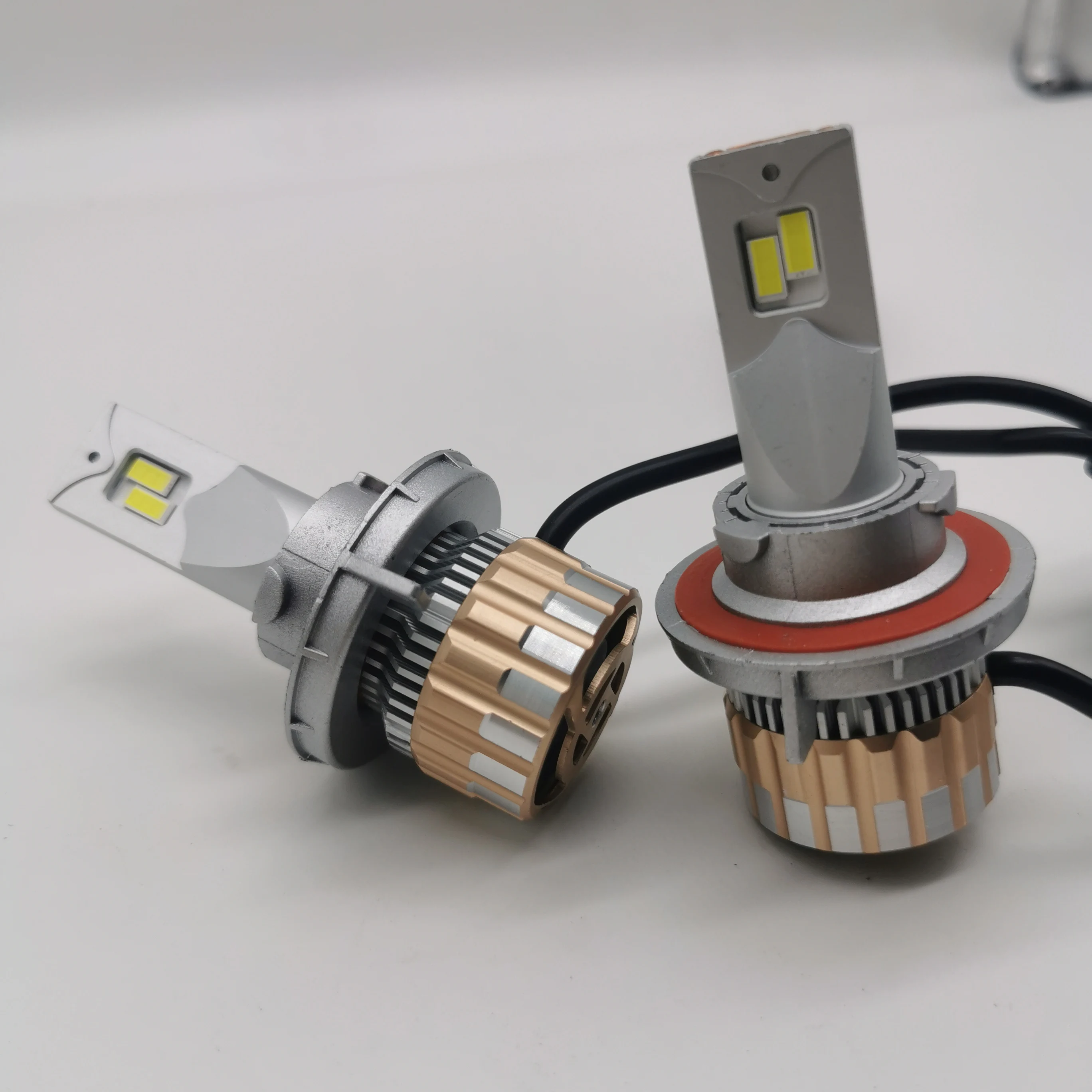 Продвижение других фар другие автомобильные фары 130 вт 20000Lm со светодиодными кристаллами открытого Oem светодиодный ночник глаз новинка H4 автоматическая система освещения