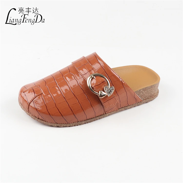 Summer Closed Toe Casual Half Slippers For Women Flat Female Ladies Soft Beach Leather Sandals Slides Slippers heel protection