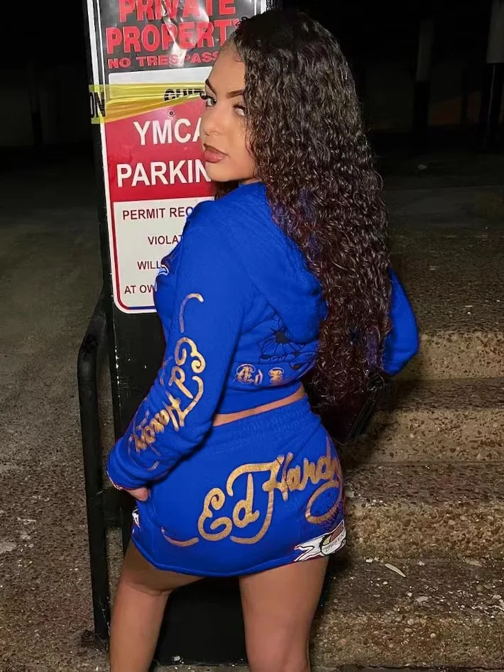 2024 New Design Casual Mini Skirt Sexy 2 Pieces Set Graphic Hoodies Zip Hoodies And Peach Hip Skirts Streetwear Matching Suit