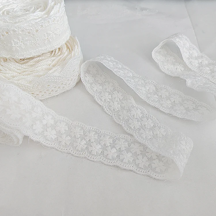 China Low Price Wholesale DIY White Lace Fabric Floral Dress Lace 100% Cotton Trimmed Dresses