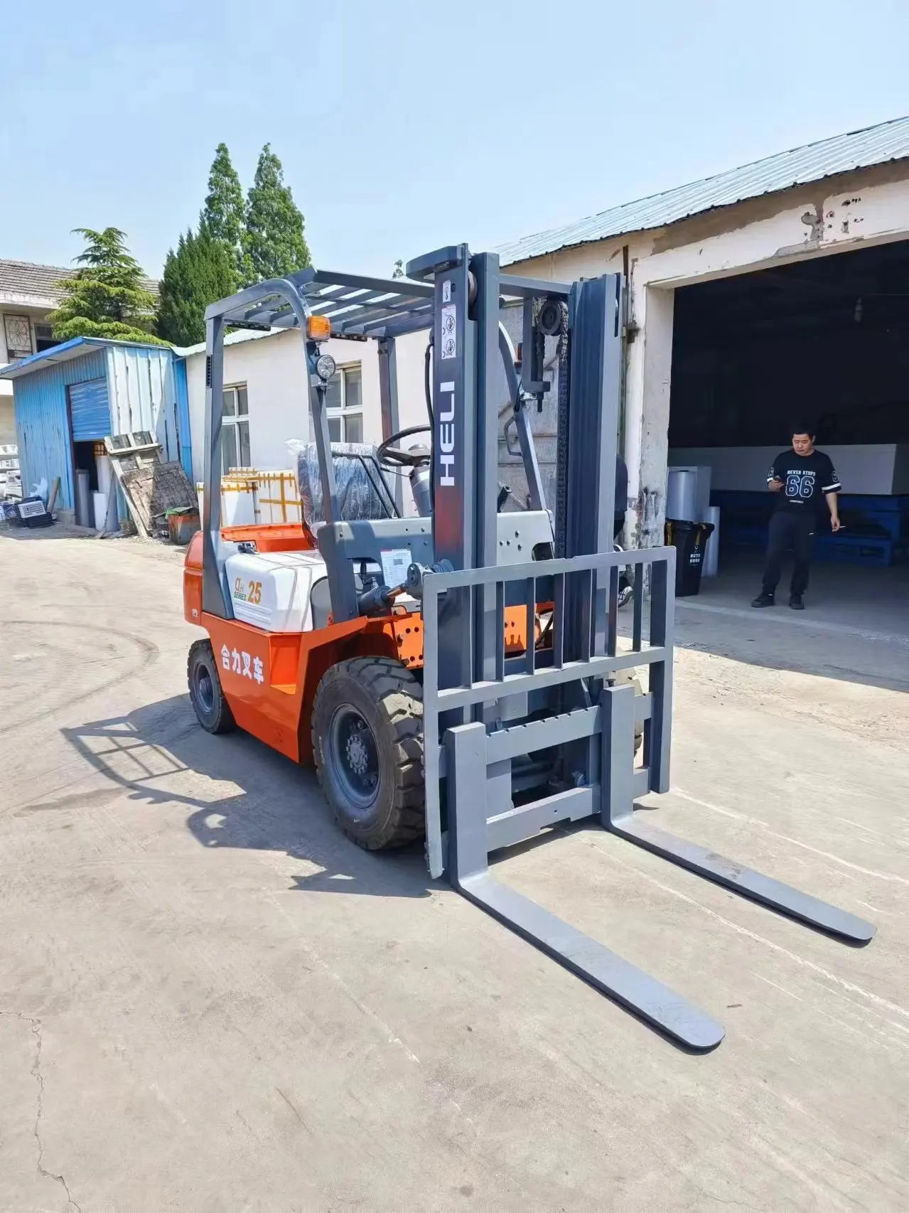 Новый Трехходовой вилочный погрузчик Heli 2 5 тонны 1 0 трехходовой для поддонов узкого прохода