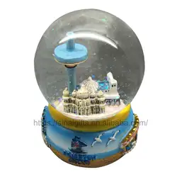 Hot Sale Factory Price Resin Craft Wedding Souvenirs Gifts glass glitter water ball 6.5cm 8cm Resin Glass Water Snow Globe