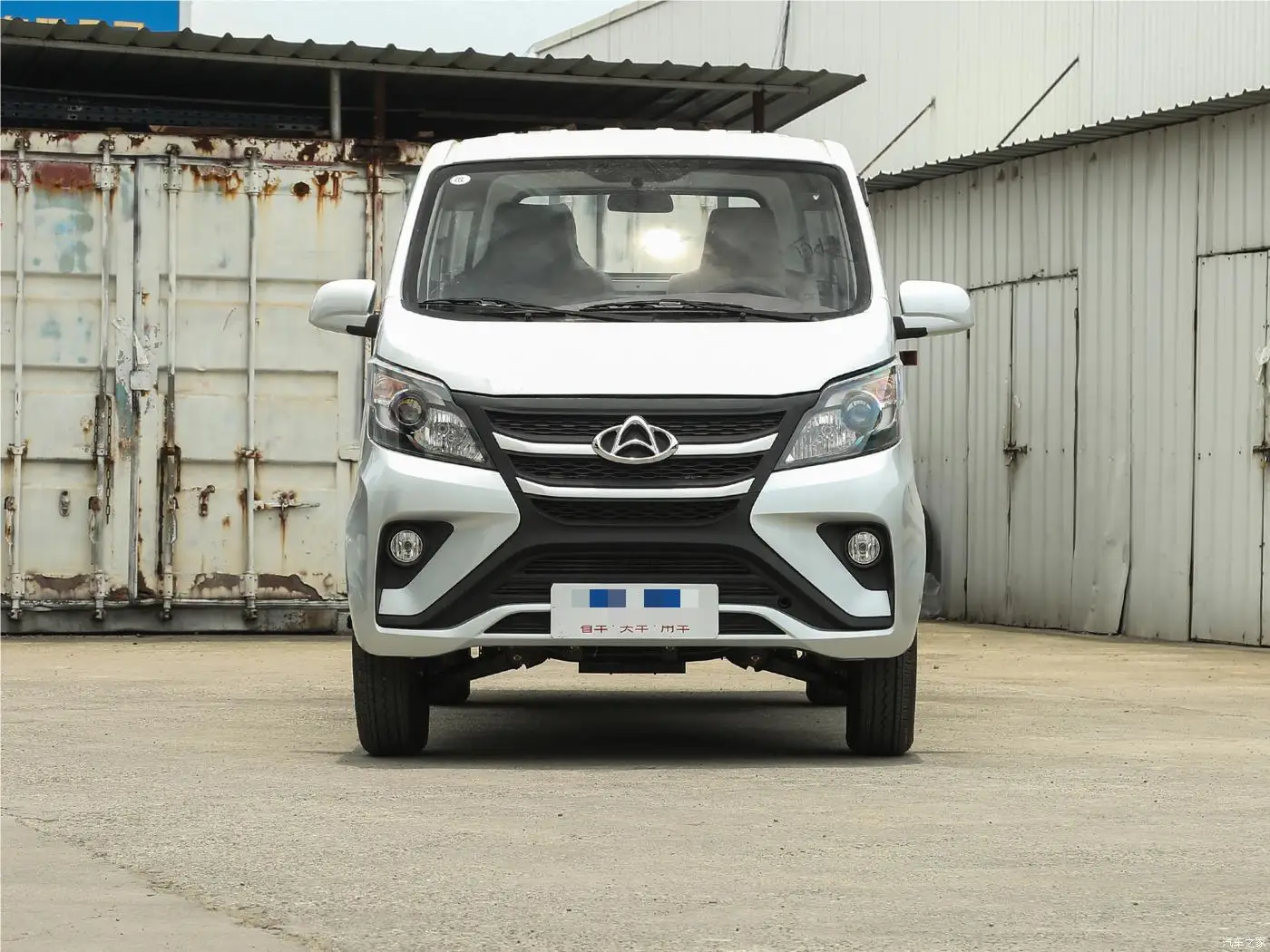 A Electriccar high speed 80km/h XingkaEV truck Pure electric 2doors 2seats NEDC190km 4880*1600*1875