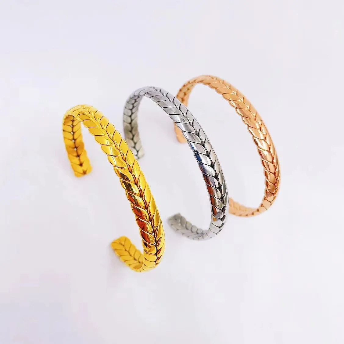 Ouj Fashion Jewelry Weave Braided Real 18K Gold Plated Spike Charm Open Cuff Bracelet 316L Stainless Steel Bracelet for Girls