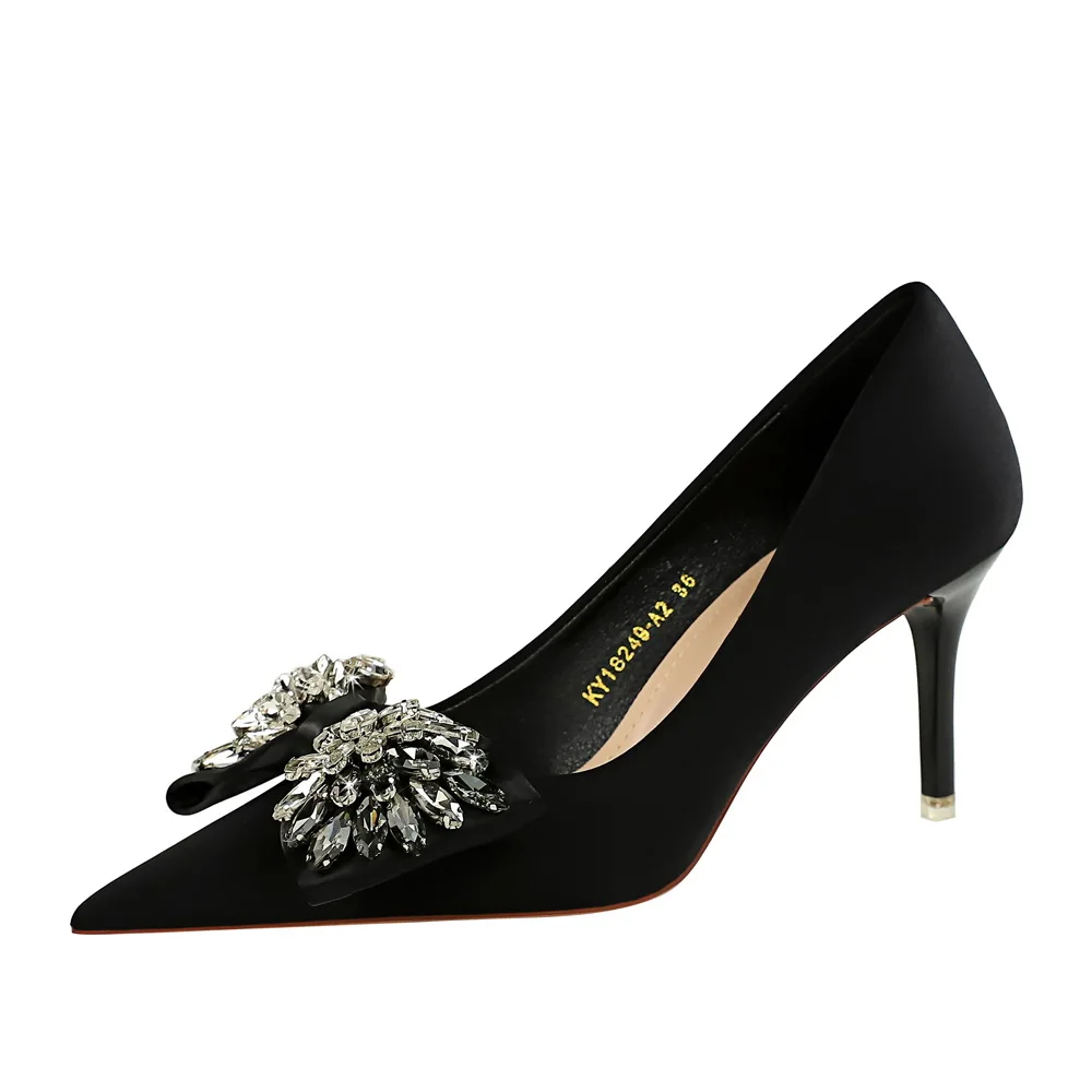 New Women Pumps Luxury Silk Satin Rhinestone Bowknot Buckle Shoe Wrap-toe Shallow High Heel Pumps For Ladies Party Banquet Shoes