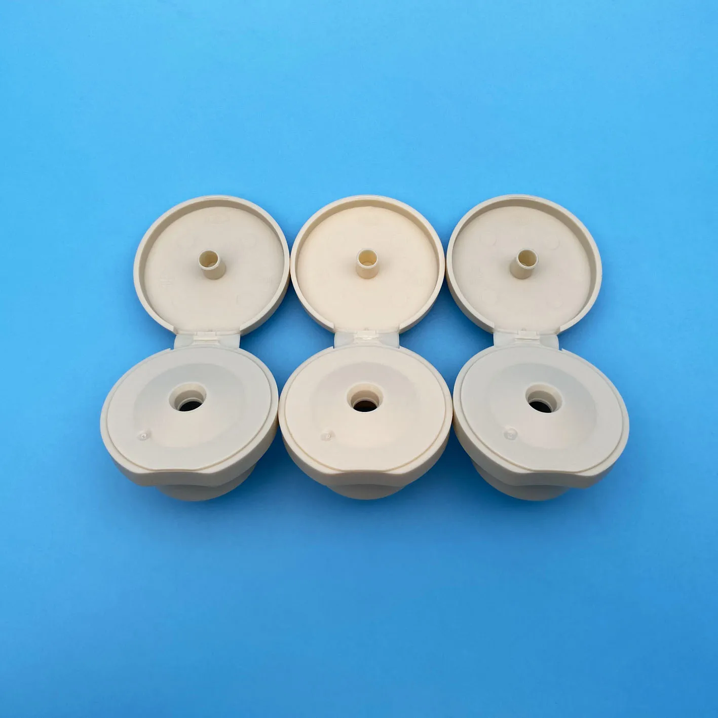 Factory Price Wholesale 24 MM Shower Gel Shampoo Plastic Bottle Caps Premium Matte Skin Feel Cap PP Scrub Flip Top Caps