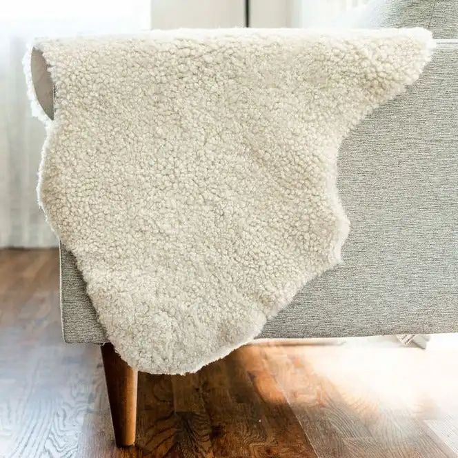 Custom color soft hand-made sheepskin rugs curly wool Australian sheepskin rug for bedroom curly wool