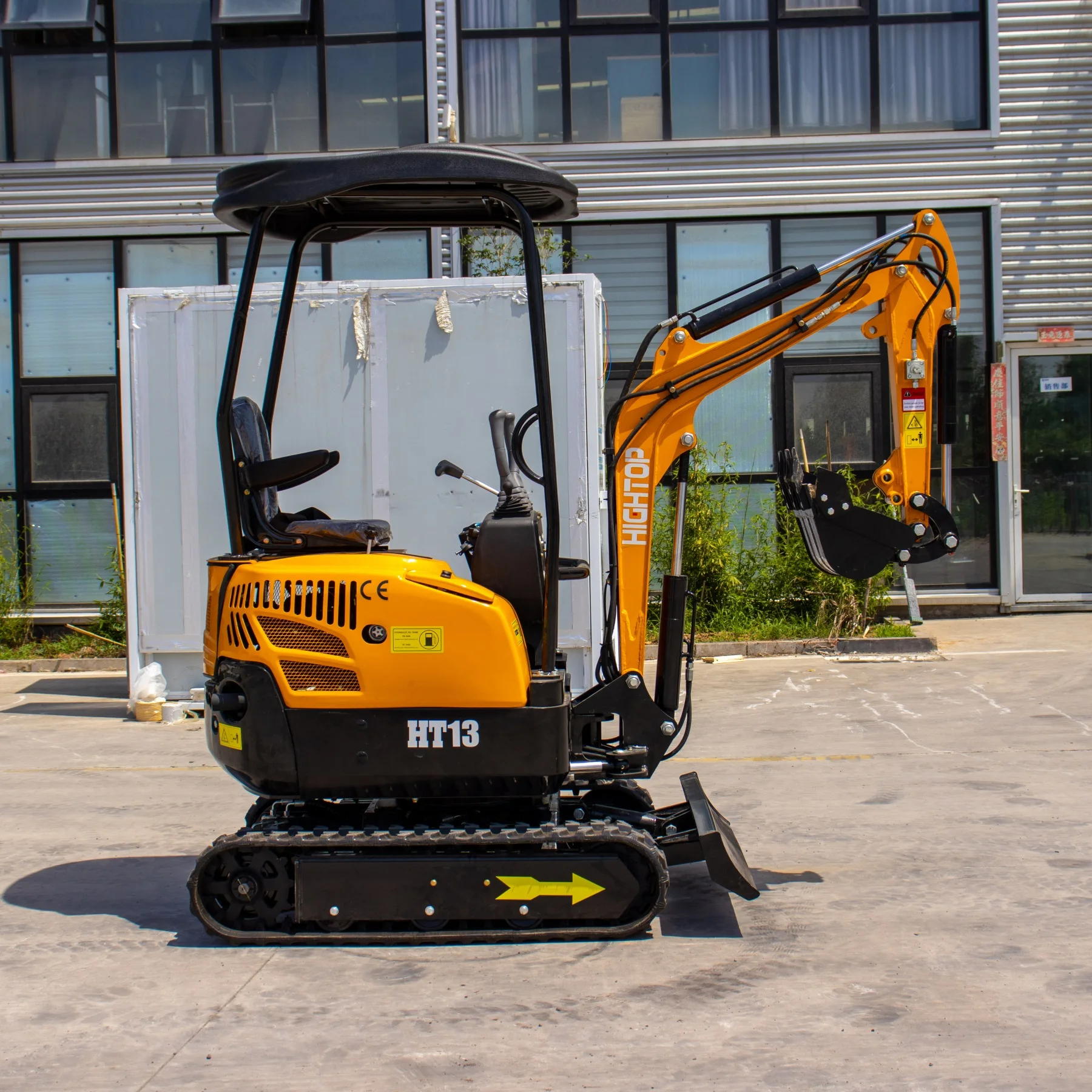 Hightop 1300kgs Mini Excavator Ht13 Small Garden Excavator With Ce Iso Epa Certificate