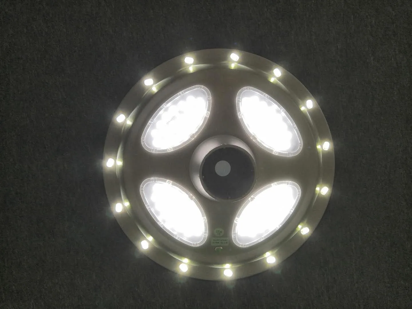 solar garden light UFO 1.jpg